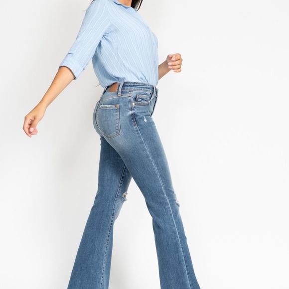 JUDY BLUE NWT
Indie Mid Rise Flare Jeans-Button Fly - Picture 4 of 8